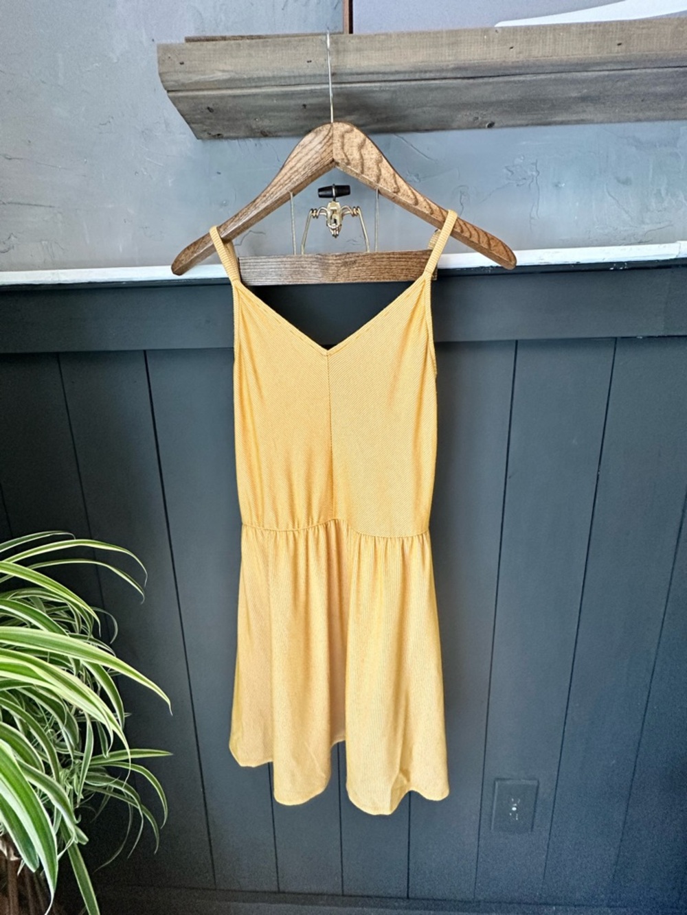 Universal‎ Thread Mustard Yellow Stripe V-Neck Mini Sundress Size Medium M
